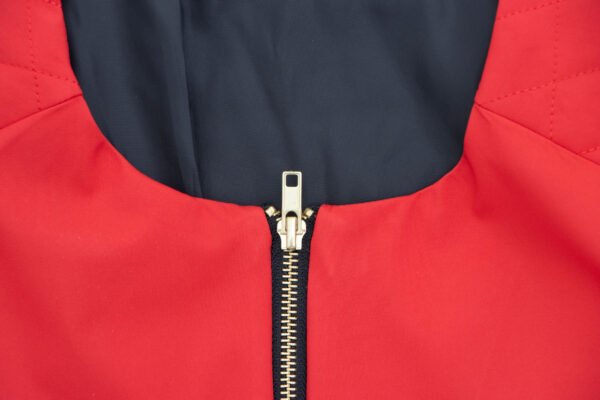 Jacket roja con cierre